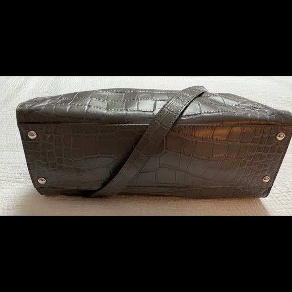 Michael Kors East West Hamilton Crocodile Leather Tote with strap - Picture 5 of 11